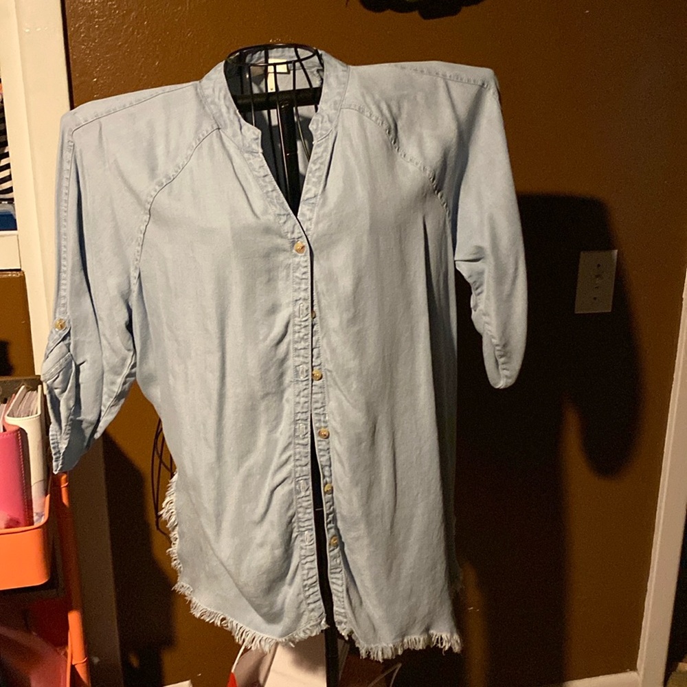 Light denim top